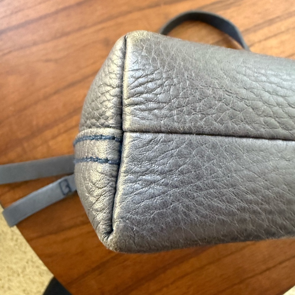 Madewell The Small Transport Crossbody 100% Leather in Deep Navy - Picture 10 of 15